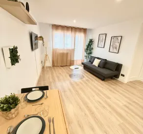 Renovated and bright in Zaragoza - Image 3