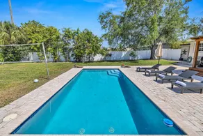 Stunning Tropical Pool House Delray Near The Beach - Image 2