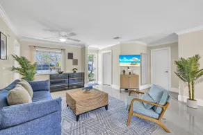 Stunning Tropical Pool House Delray Near The Beach - Image 4