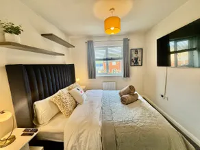 Lapford Luxe - Stylish 3Bdr by Etihad and Coop Live - Image 4