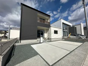 Hilton's Home - Image 2