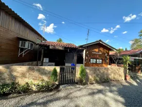 Charming Cottage, Leisure and Pools - Image 2