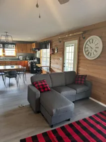 Cabin on the Pond - Image 3