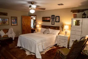 The Rustic Bungalow - Image 4
