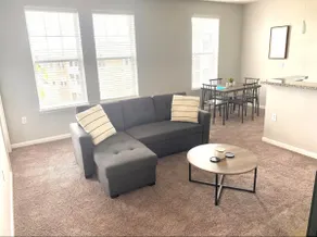 Spacious 1BR/1BA Near Hospital - Image 2