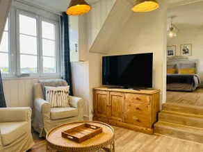 Port view – 4 people, 2 bathrooms, D-Day Landing Beaches - Image 5