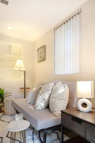 Comfy 1b1b Lower Unit | Prime UW Location - Image 4