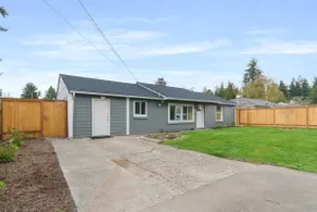 Cozy North Seattle Rambler with Spacious Yard - Image 5