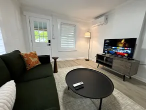 The Cozy Oak - Image 2