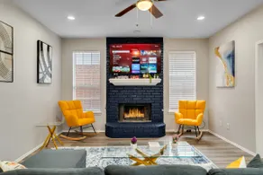 Comfortable 5BR 3BA • Central Location° - Image 2
