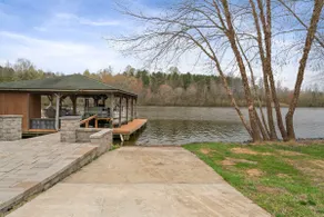 Little Bit O' Heaven Retreat with HotTub - Image 4