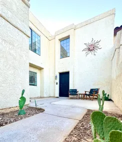 Golf course condo in Mesa Del Sol-PETS STAY FREE! - Image 2