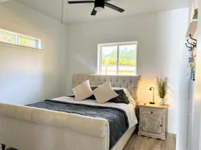Luxury Oasis in Bayside - Image 3
