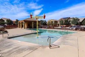 Golf 5BR 2.5 bath home with community POOL - Image 2