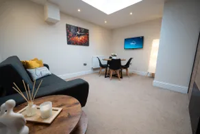 Family, Modern, 2 bedroom &garden. Free parking - Image 2