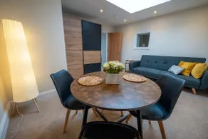 Family, Modern, 2 bedroom &garden. Free parking - Image 3
