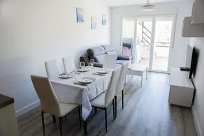 Penthouse with private pool, barbecue, 50 meters from the beach - Image 3