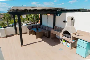 Penthouse with private pool, barbecue, 50 meters from the beach - Image 2