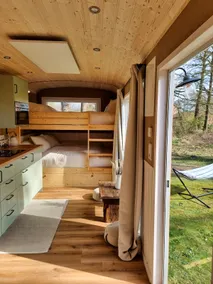 Time out in a stylish tiny house - Image 4