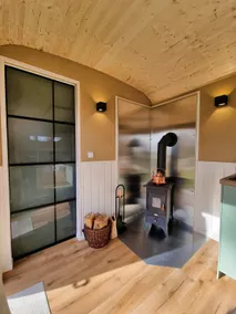 Time out in a stylish tiny house - Image 5