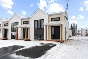 Feel at Home | Stylish 3BR Townhouse in Dieppe - Image 5