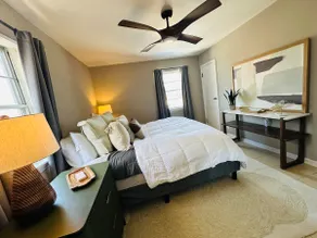 Comfortable&Cozy: Near UE Campus. Upstairs Duplex - Image 3