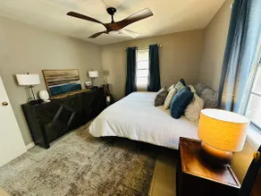 Comfortable&Cozy: Near UE Campus. Upstairs Duplex - Image 4
