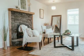 Beautiful farmhouse in Jefferson - Image 4