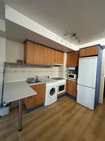 Apartment with a garden - Image 4