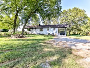Newly Renovated Ranch Oasis - Image 4