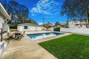 Spacious 5BR Retreat-Sleeps 10+ - Image 3