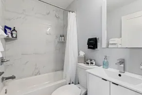 NEW Cozy Getaway/Gym/Fireplace/Free Parking - Image 5