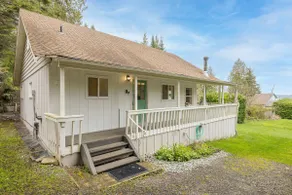Beach Cottage w/ Water Access - Image 2