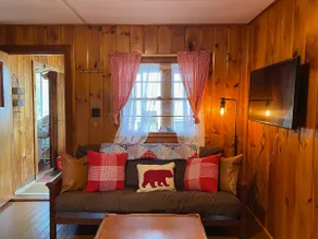 Cozy Lakeside Duplex Cabin - Image 4