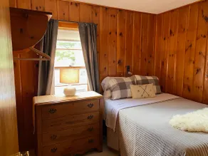 Cozy Lakeside Duplex Cabin - Image 5