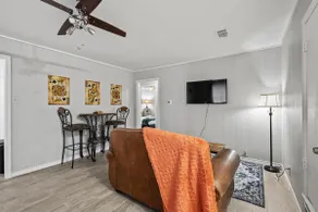 2BR Getaway| Poker Table + 3 Smart TVs - Image 5