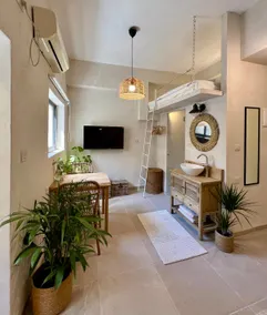 your place in the Talpiot market - Image 5