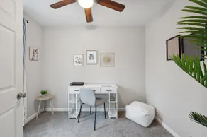 Charming 2br home on Swan Creek! Private office. - Image 5