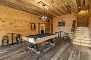 Whitetail Crick; Creekfront, hot tub, theatre room - Image 2