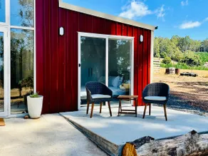 The Red Shed - Image 4