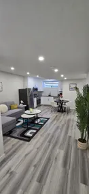 Bleniel Place - Stylish Basement Suite with Wi-Fi Netflix & Parking - Image 2