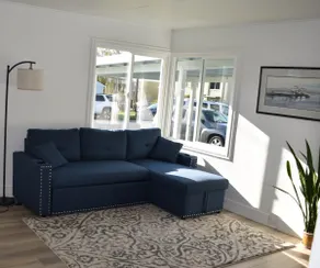 Downtown Walkable Edmonds | Private Deck - Image 3