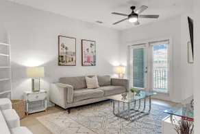 Vibrant 1 Bedroom Paradise Pool and Gym Bliss - Image 4