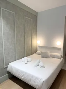 Exclusive beachfront apartment - Image 2