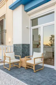 Exclusive beachfront apartment - Image 3