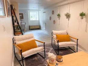 Bright, Cozy, Walkable Downtown Apartment - Image 3