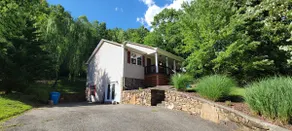 Thrifty Charm in Roanoke - Private Suite - Image 2