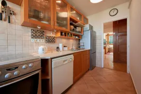 Buda Hills Hideout - Image 5