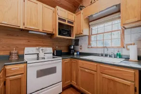 Relaxing 2BR Cabin w/ Fast Wi-Fi + Grill - Image 3