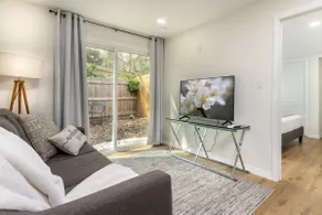 Palm N' Pillow • Guesthouse by UF, HCA-FL & Shands - Image 3